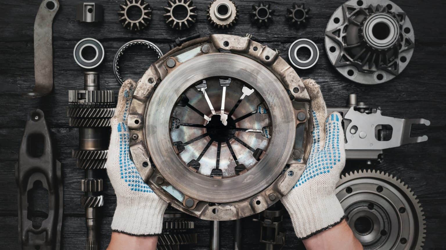 Symptoms of a Bad Clutch (And How To Make It Last)