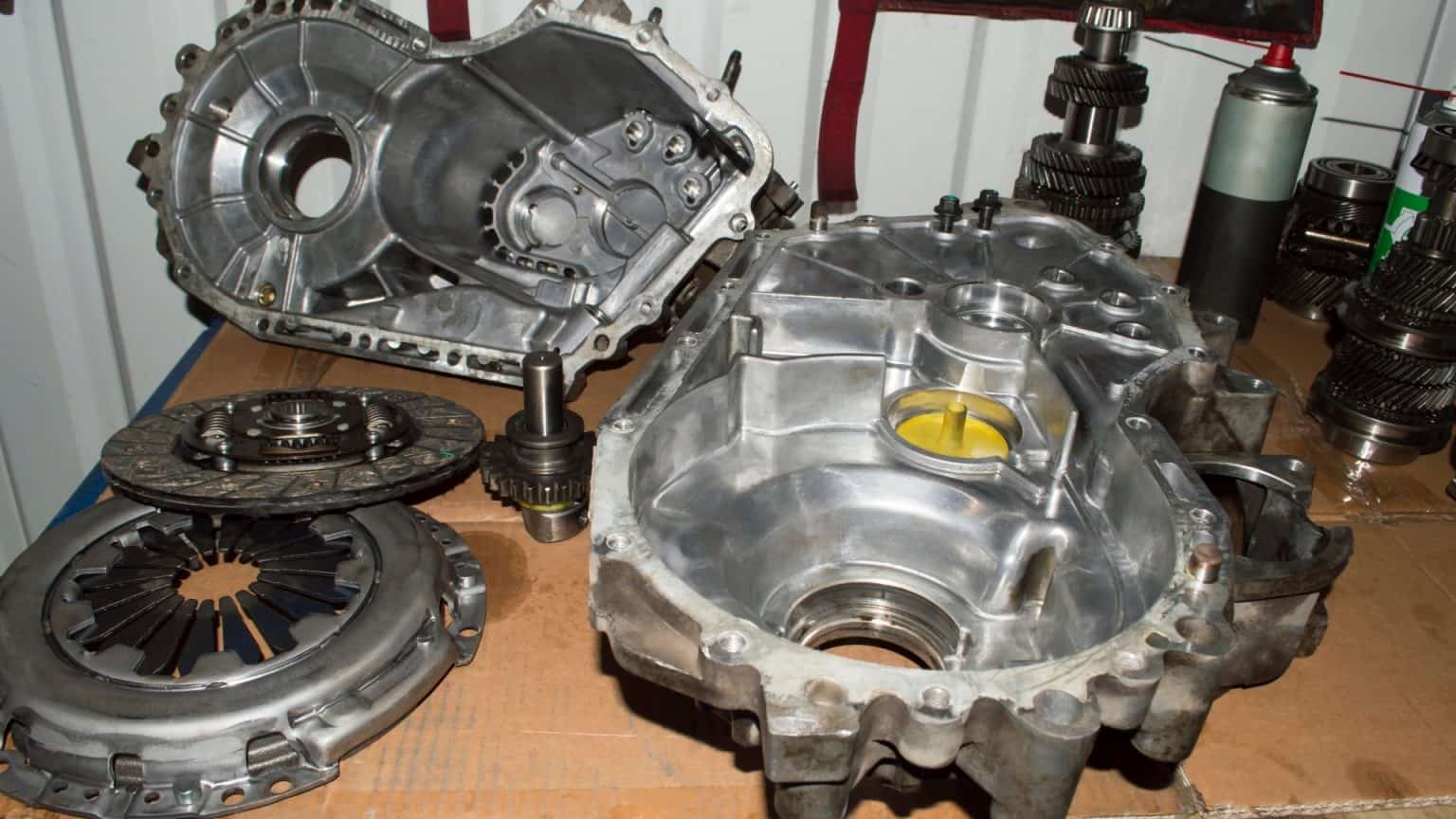 Symptoms of a Bad Clutch (And How To Make It Last)